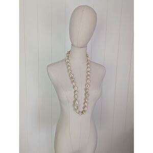 Vintage tan cowrie shell necklace - 18"